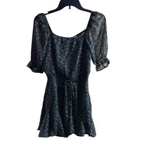 Mi Ami Green Floral Romper. Size Small.